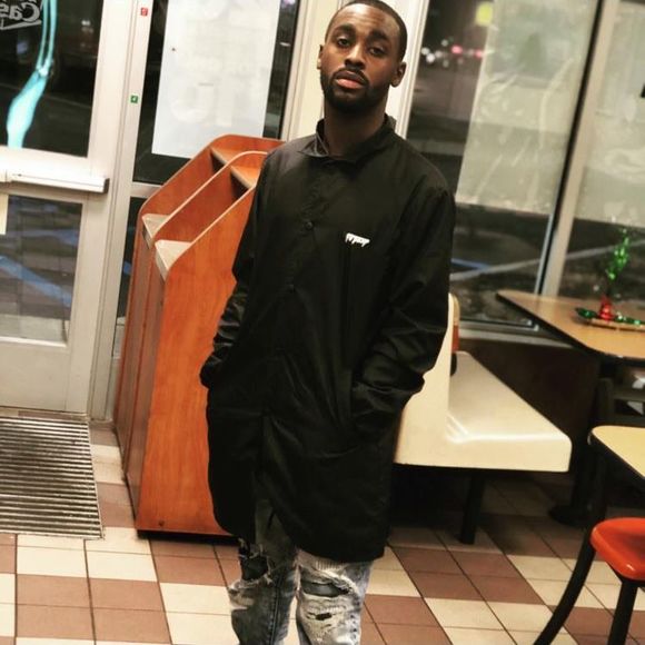 Profile Picture of Richard Howard (@richardhowar262) on Poshmark