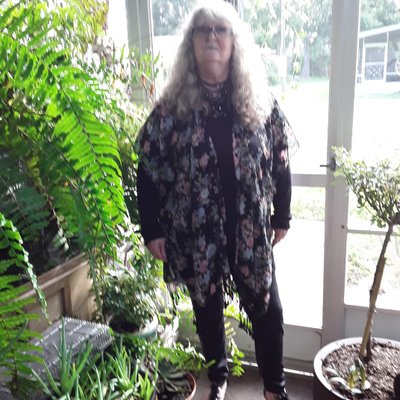 Profile Picture of Susan Vradenburgh (@susanvradenbur1) on Twitter