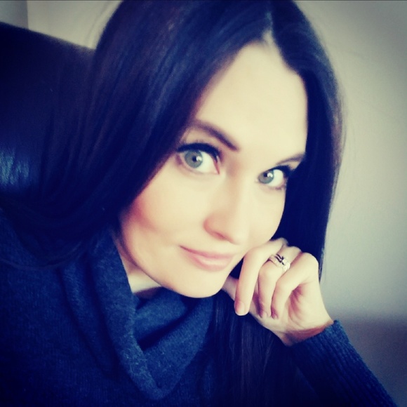 Profile Picture of Katie Michael lien (@katmcgee) on Poshmark