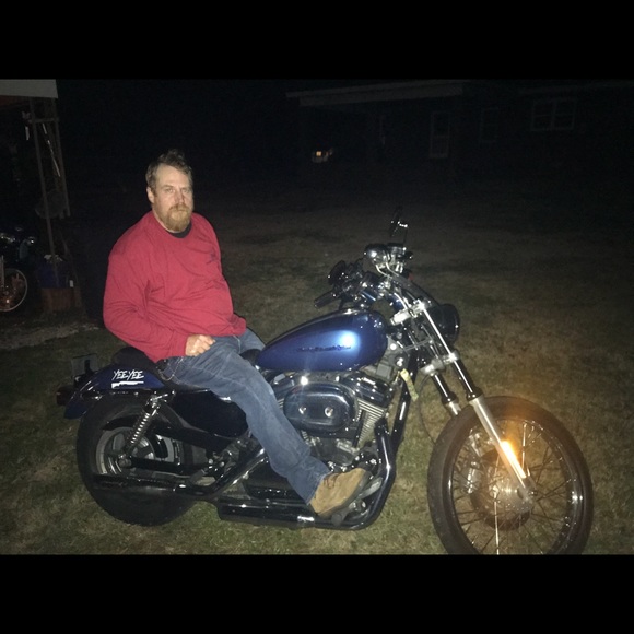 Profile Picture of James Hardin (@jameshardin1) on Poshmark