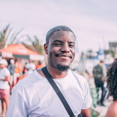 Profile Picture of 𝙲𝙷𝙴̀ (@DaveDaDonn) on Twitter