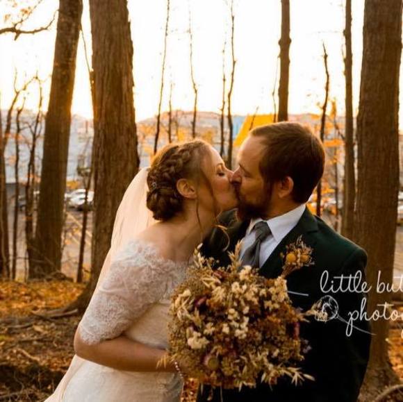 Profile Picture of Fiona Davidson (@fionadavidson) on Poshmark