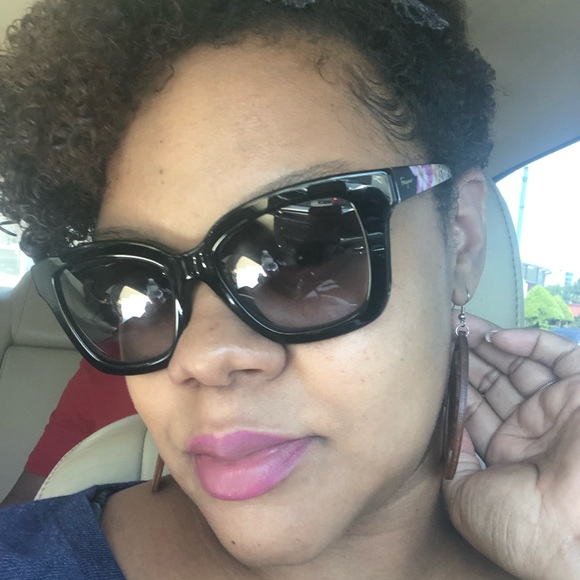 Profile Picture of Cassandra Taylor (@crtaylor21) on Poshmark