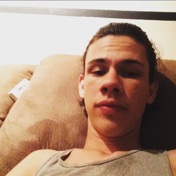 Profile Picture of Jonathan Nunes (@starknunes) on Poshmark