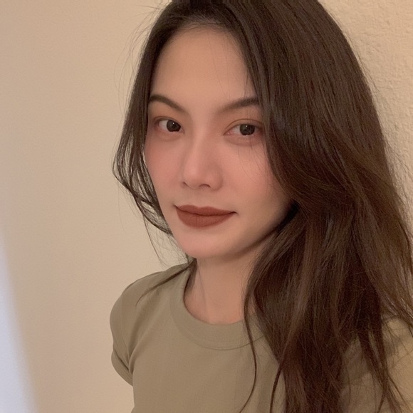 Profile Picture of Bingqing Xia (@bingqingxia) on Poshmark