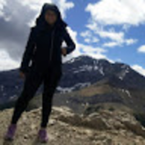 Profile Picture of Supatra De fayer (@defayer) on Poshmark