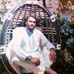 Profile Picture of Robin Bee (@Robin-Bee) on Facebook