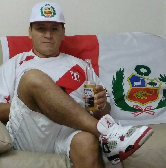 Profile Picture of Alex Tamayo (@alextamayo) on Poshmark