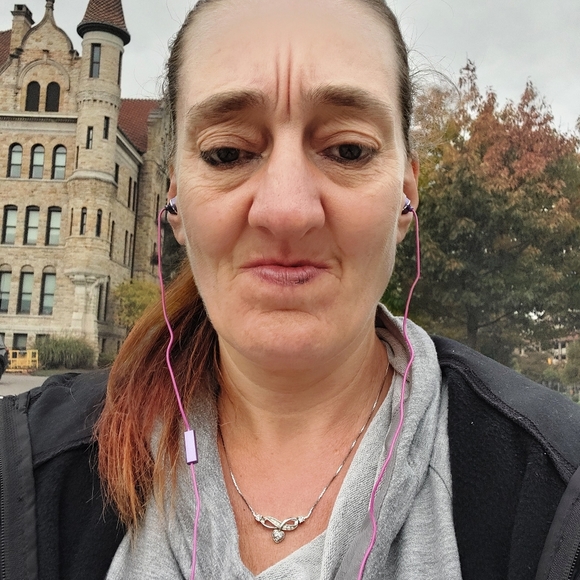 Profile Picture of Cynthia Joyce (@cynthiajoyce447) on Poshmark