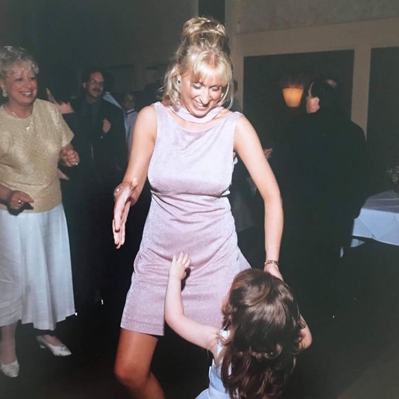 Profile Picture of Angela Lansberry (@ajl35) on Poshmark