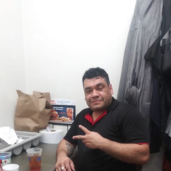 Profile Picture of Paul Chavarria (@paulchavarria) on Poshmark