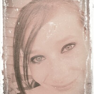 Profile Picture of Amanda Hurlburt (@@Amanda_H1129) on Twitter