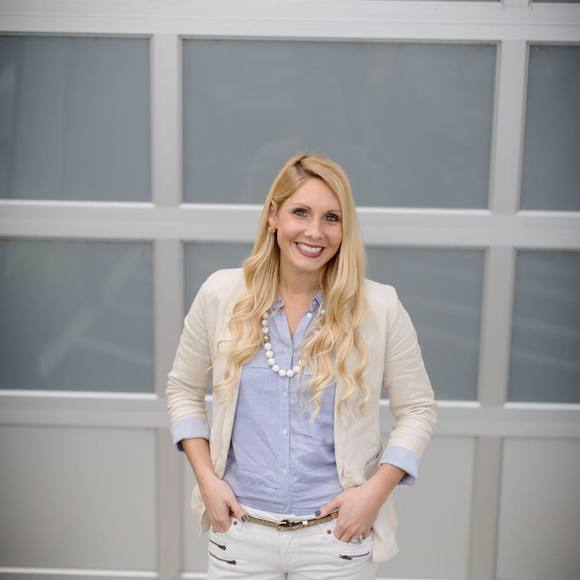 Profile Picture of Jenee Cochern (@jeneecochern) on Poshmark