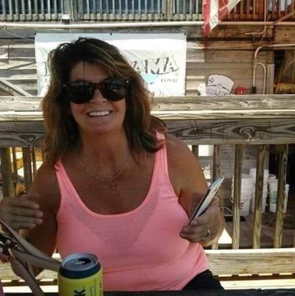 Profile Picture of Cindy Burgess (@cindyburgess577) on Poshmark