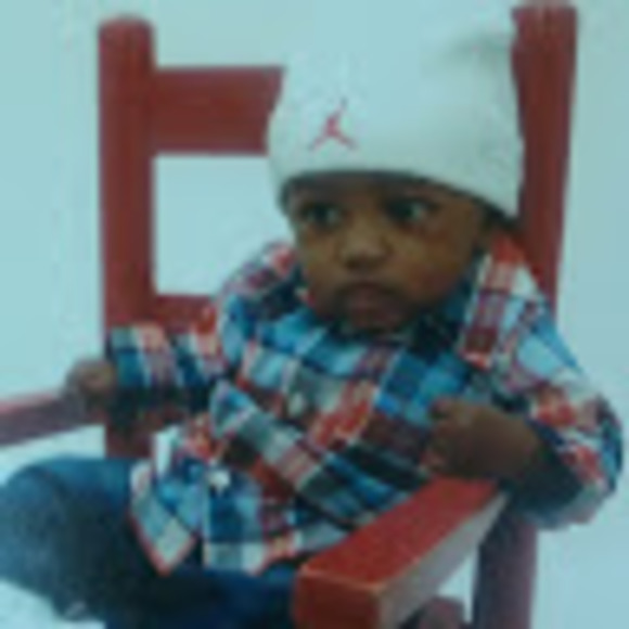 Profile Picture of Alexis Condon (@alexiscondon90) on Poshmark