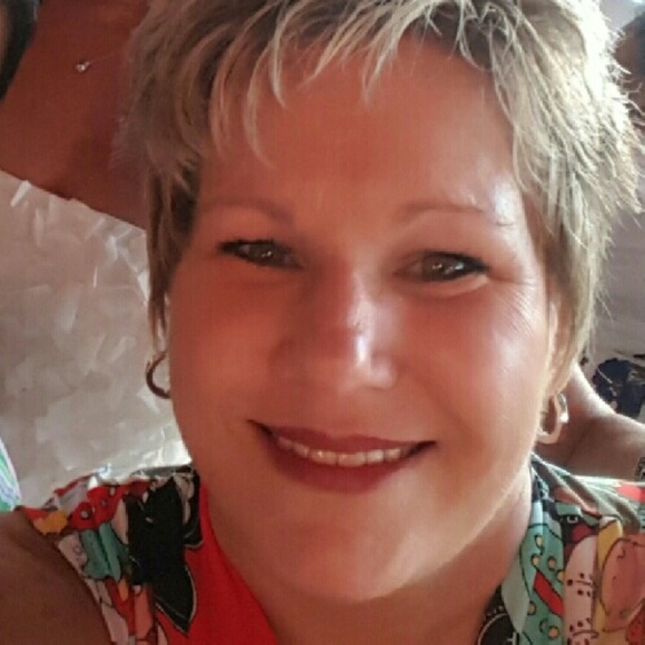 Profile Picture of Lea ann Twilley (@latwilley) on Poshmark