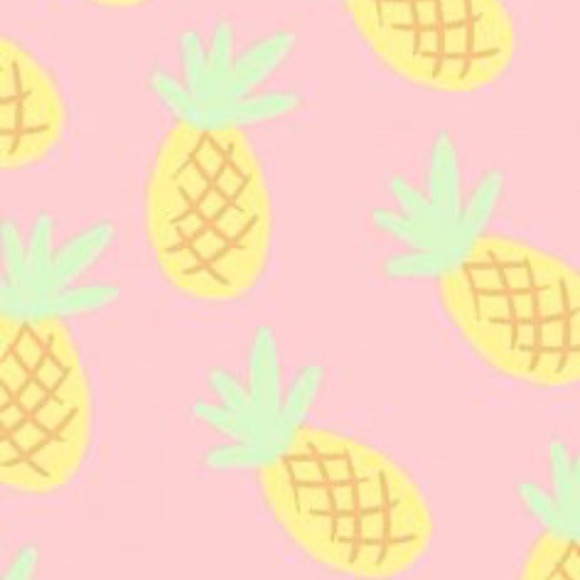 Profile Picture of Ashelyn Larusch (@ashelynlarusch) on Poshmark