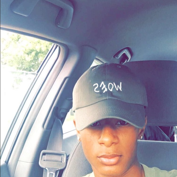 Profile Picture of Tavion Caradine (@tavotae) on Poshmark