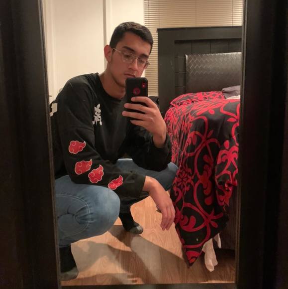 Profile Picture of Thomas Miranda (@thomasm0223) on Poshmark