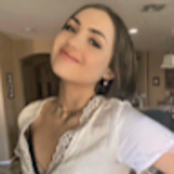 Profile Picture of Casey Bentley (@caseybentleyy8) on Poshmark