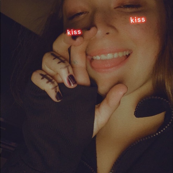 Profile Picture of Hailey Barlow (@haileybarlow04) on Poshmark