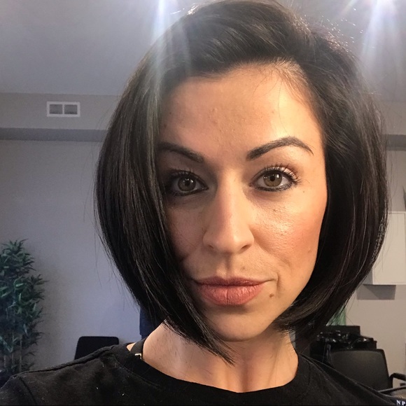 Profile Picture of Maria Saputo (@mariasaputo) on Poshmark
