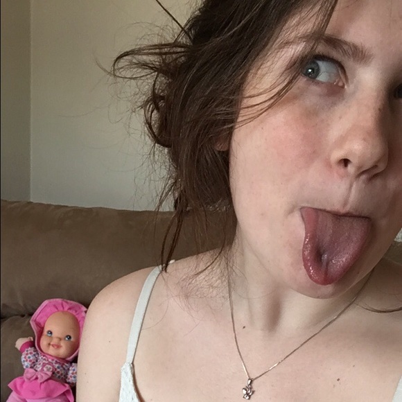 Profile Picture of Kylee Almquist (@kyleealmquist) on Poshmark