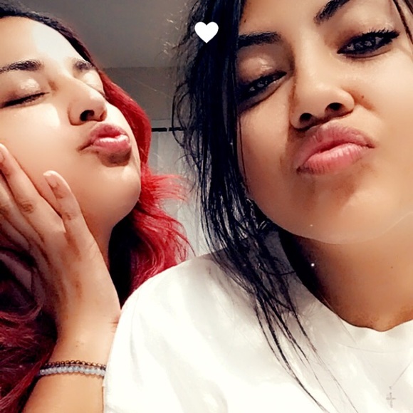 Profile Picture of Raechelle Garcia (@raechelle_g) on Poshmark