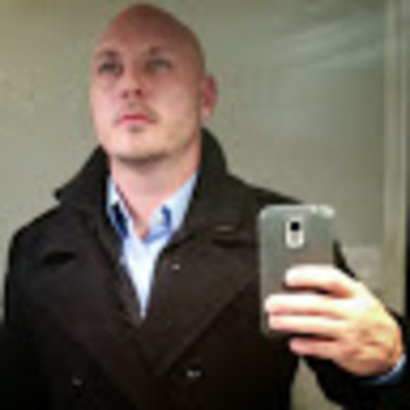 Profile Picture of Barrett Davis (@kingston2140) on Poshmark