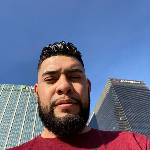 Profile Picture of Carlos Gomez (@carlosgomez436) on Poshmark