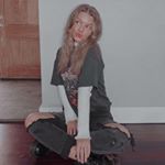 Profile Picture of 𝐡𝐚𝐢𝐥𝐞𝐲 𝐥𝐨𝐯𝐞𝐬 𝐝𝐚𝐧𝐢𝐞𝐥 🔗 (@adoreseaveyxo) on Instagram