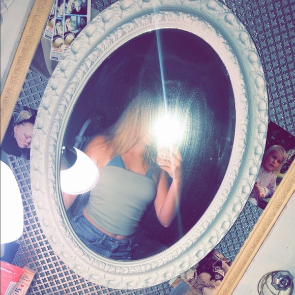 Profile Picture of Shelby Travis (@shelb_ss) on Poshmark