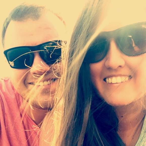 Profile Picture of Samantha Hallstrom (@smhallstrom) on Poshmark