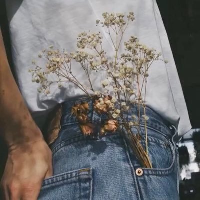 Profile Picture of みく (@_mikut_) on Twitter