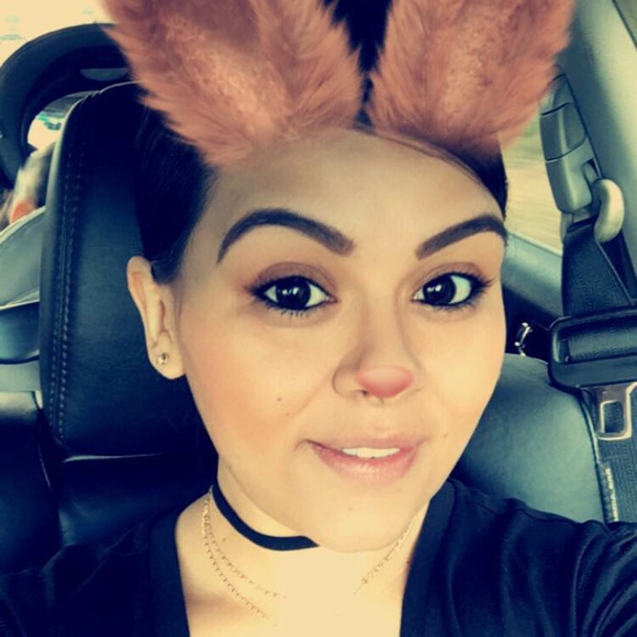 Profile Picture of Nora Gonzalez (@noragon) on Poshmark