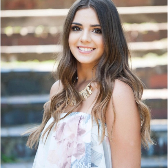 Profile Picture of Sareena Waskowiak (@sarwaskowiak) on Poshmark