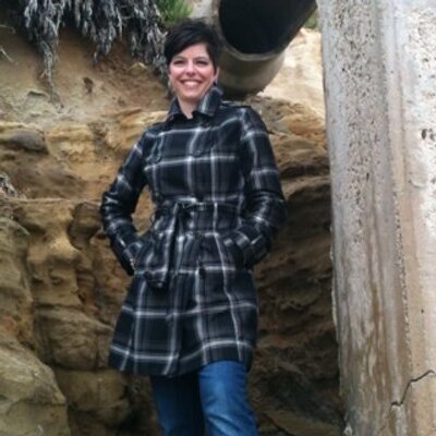 Profile Picture of Lori Zamora (@bunnylebowskiz) on Twitter