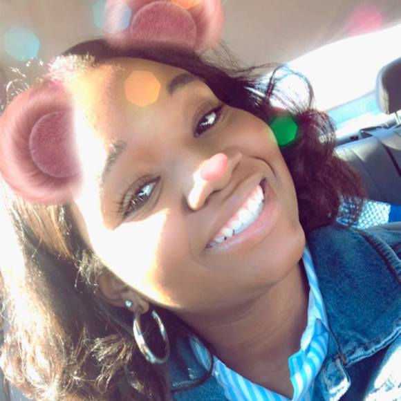 Profile Picture of Bianca Gaines (@biancagaines) on Poshmark