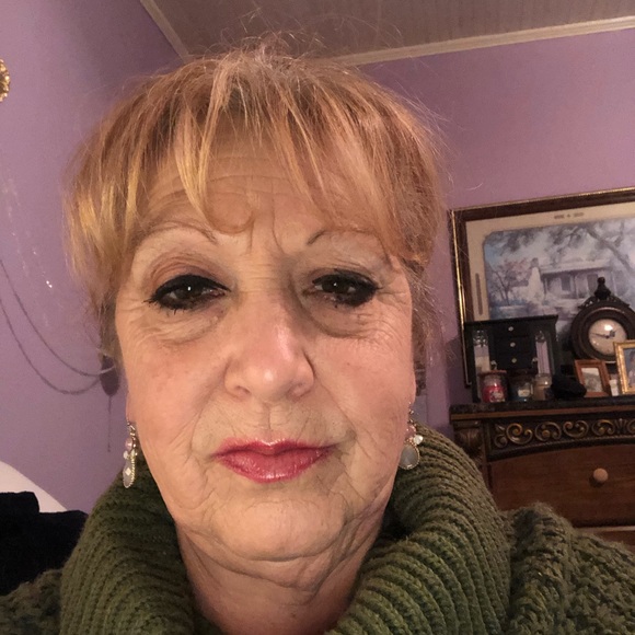 Profile Picture of Patricia Brock (@brockpatricia58) on Poshmark