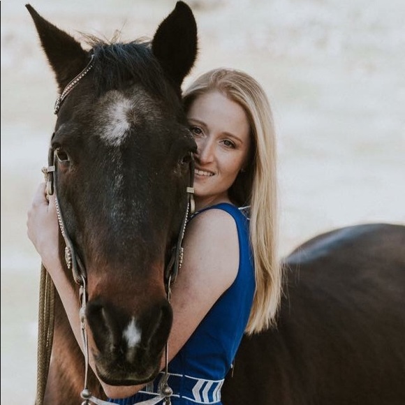 Profile Picture of Amanda Willis (@willis_17) on Poshmark