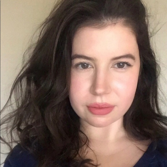 Profile Picture of Christine Enright (@fiorina94) on Poshmark