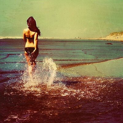 Profile Picture of Mel (@MelDavey100) on Twitter