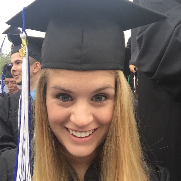 Profile Picture of Meg Sullivan (@megsullivan_17) on Poshmark