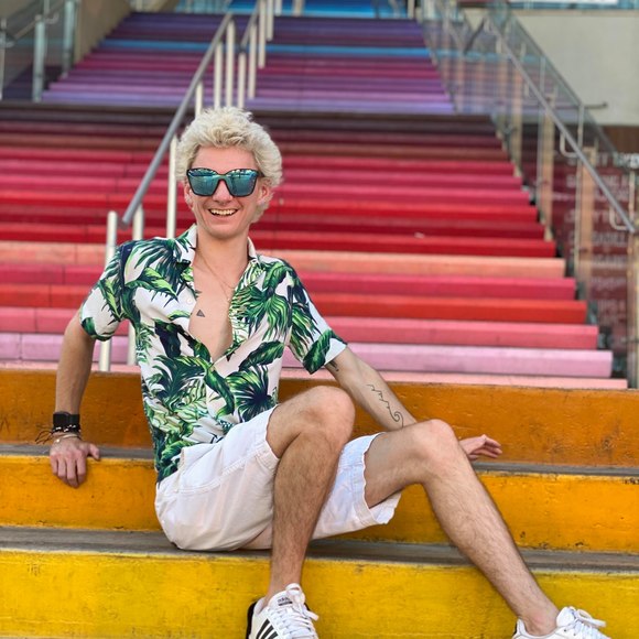 Profile Picture of Joe Wolfram (@jjwolfram1) on Poshmark
