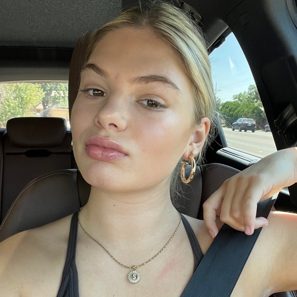 Profile Picture of Sam Smalley (@ssmalley04) on Poshmark