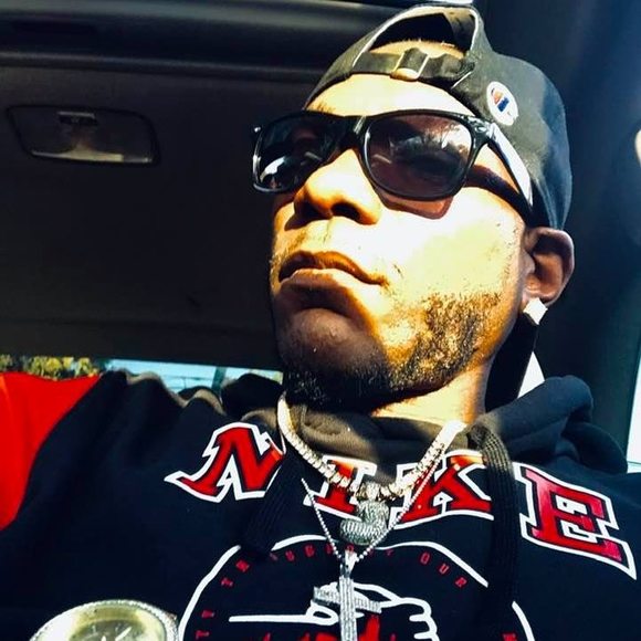 Profile Picture of Relly Rell (@kamilahjamira) on Poshmark