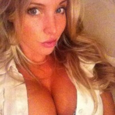 Profile Picture of Athena Watsons (@athenawatsons) on Twitter