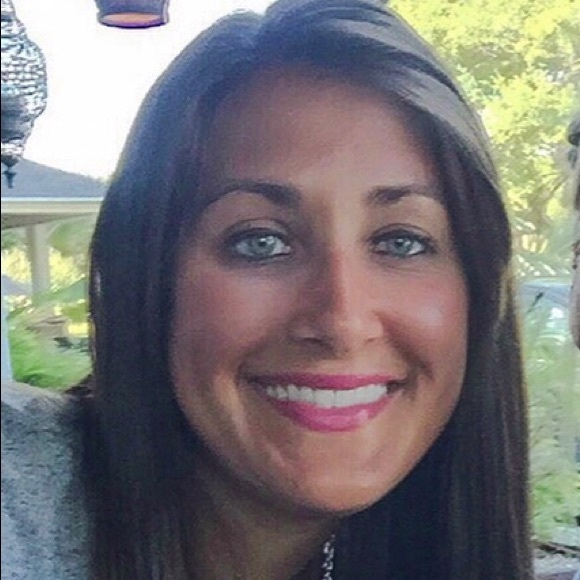 Profile Picture of Ashley Albright-skinner (@ashskinner7) on Poshmark