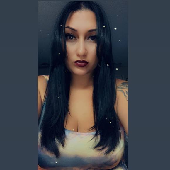 Profile Picture of Florentina Santiago (@flory619) on Poshmark