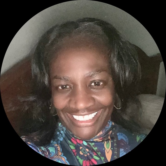 Profile Picture of Cassandra Ward (@cdward70) on Poshmark